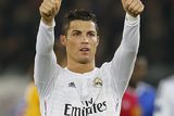 thumbnail: Cristiano Ronaldo waves the fans after Real Madrid's 1-0 Champions League win over FC Basel at the St. Jakob Stadium. Photo: Angel Martinez/Real Madrid via Getty Images