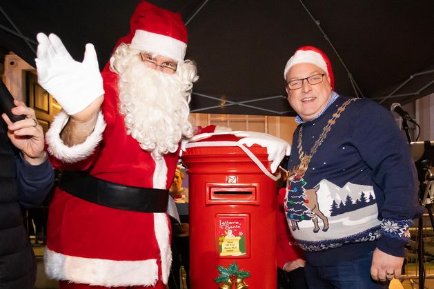 As many prepare for the festivities, and the excitement among children builds for Santa’s arrival, the switching on of the Christmas lights in New Ross on Saturday, November 23 has become a controversial affair. 