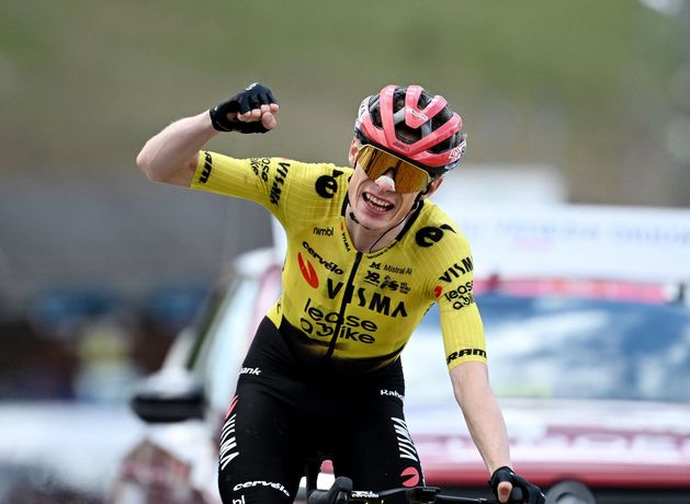 Jonas Vingegaard makes move with stage victory at Giro d’Italia