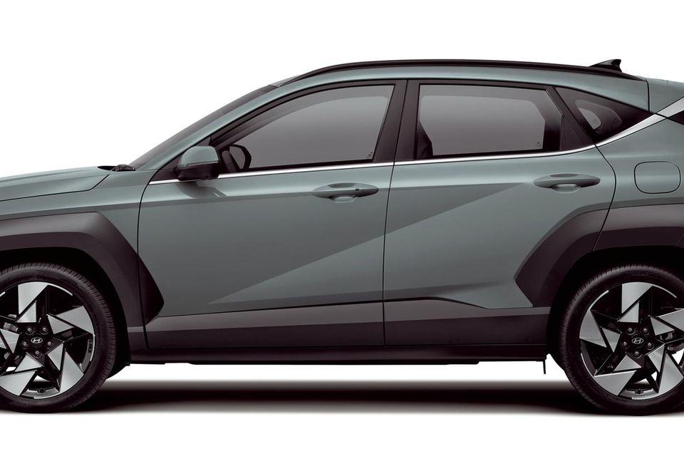 Renault Austral vs Hyundai Tucson: 2023 twin test review