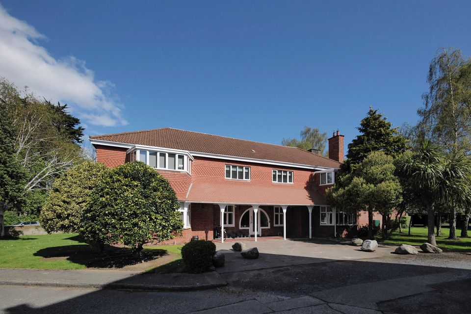 Cranford House is situated on Cranford Court, just off the Stillorgan dual carriageway at the UCD flyover