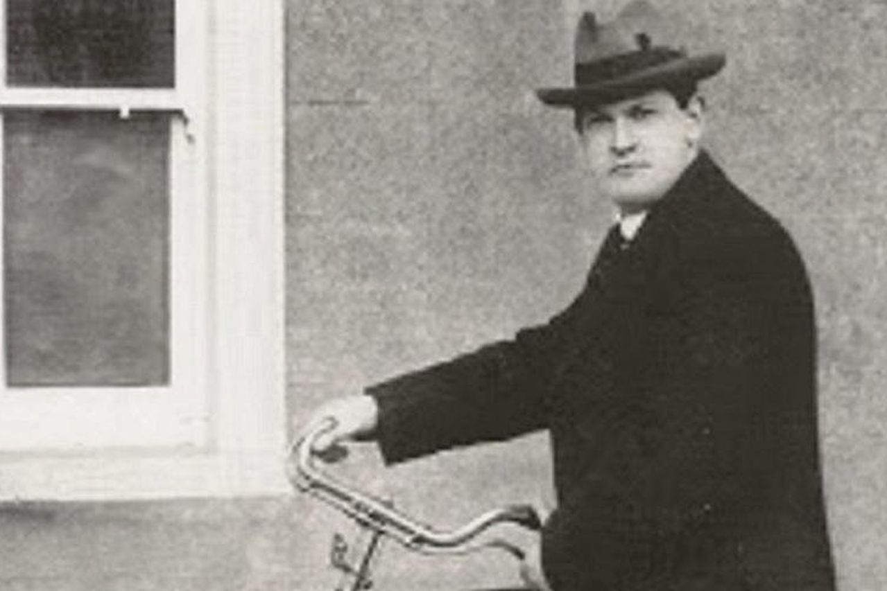 Michael Collins and the High Nelly: A Joy only Dublinites can Truly Understand.