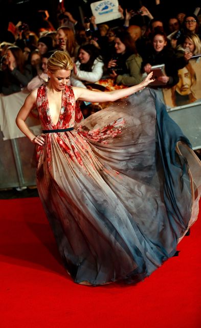 Elizabeth Banks showed the world she's a fashion force to be reckoned with in this incredible gown at the world Premiere of "The Hunger Games: Mockingjay Part 1".