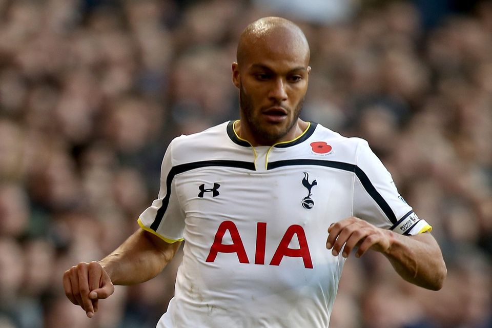 Tottenham's Younes Kaboul has completed his move to Sunderland