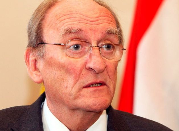 Former ceann comhairle and Fine Gael TD Sean Barrett dies aged 81