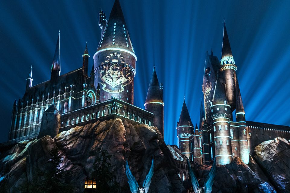 Wizarding World of Harry Potter Universal Studios Parks Hogwarts