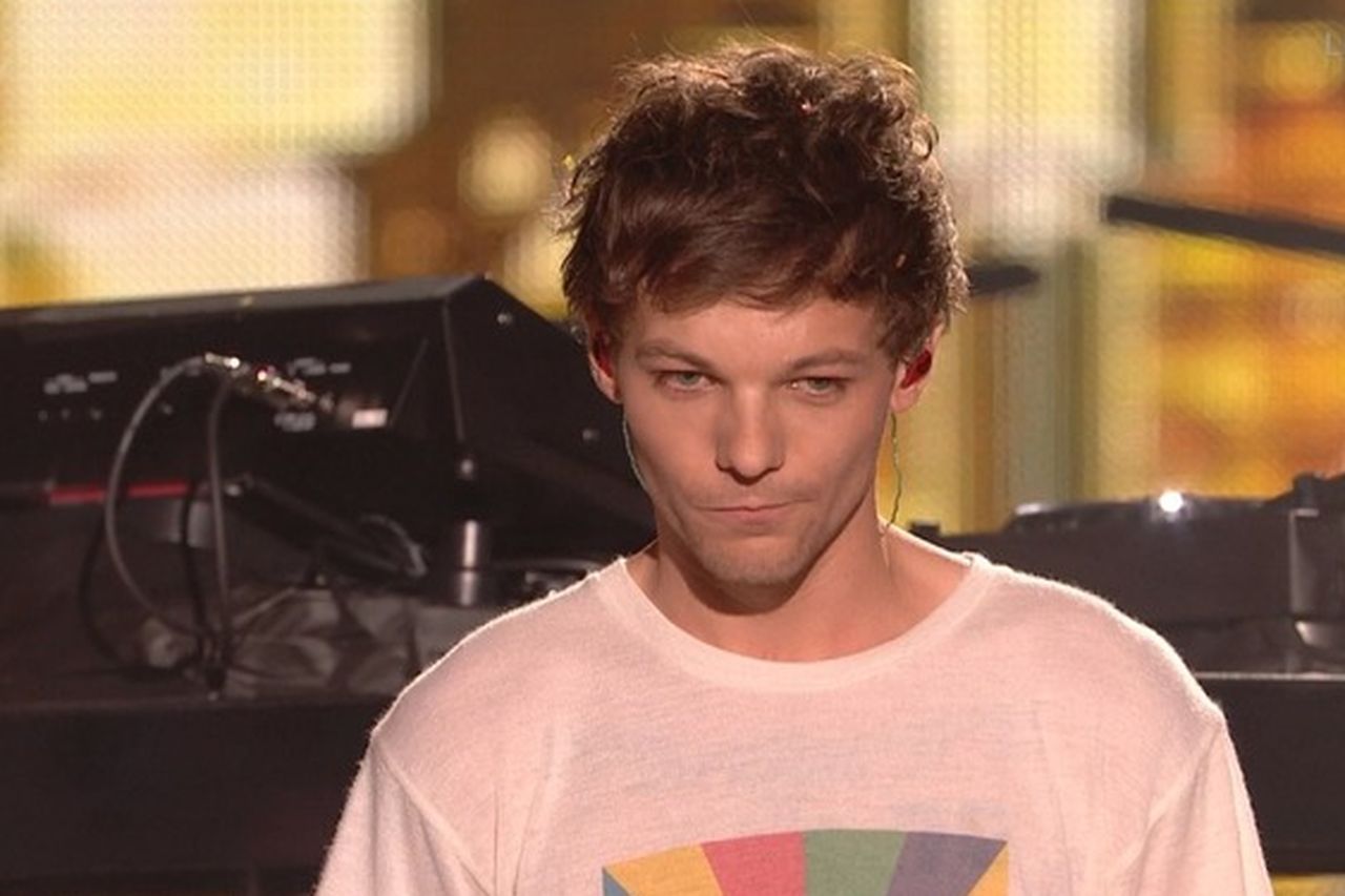 LOUIS TOMLINSON IS MY DEALER - T-shirt