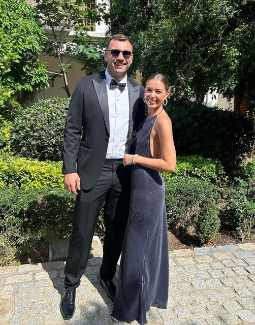 Tadhg Beirne and his wife Harriet at the wedding. Photo: @tadhgbeirne