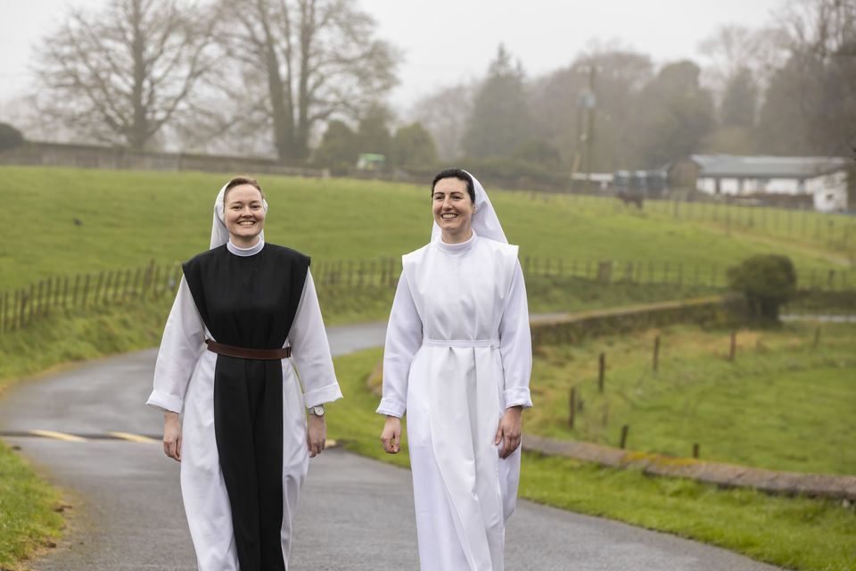 Hermana Beatrice Brady y Hermana Laura Cullen.  Foto: Patrick Brown