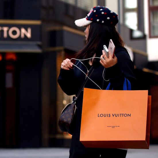 Louis Vuitton keeps rivals on their toes with solid sales - GulfToday