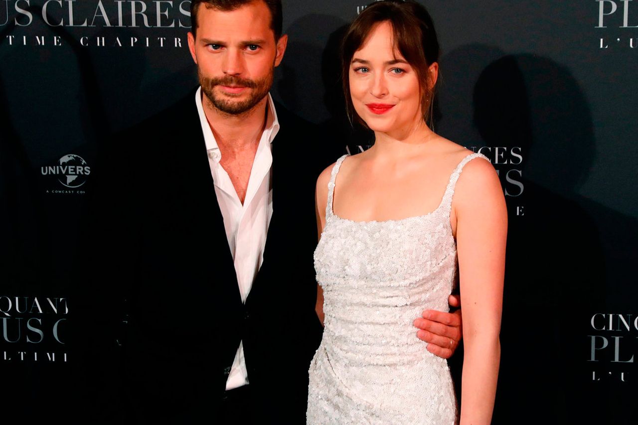 Fifty shades of grey premiere online