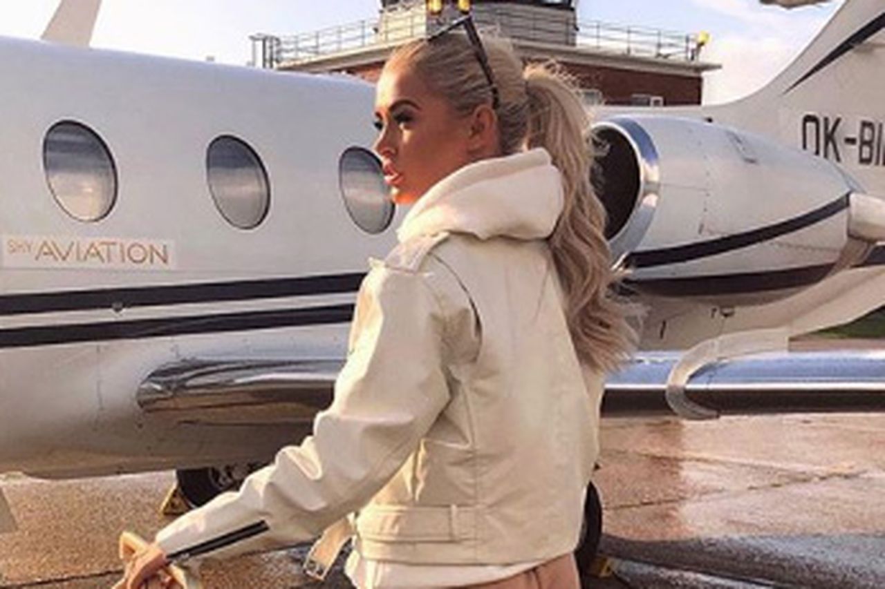 Love Island's Molly-Mae takes private jet to Ireland for '£18 meet and  greets' - Daily Star