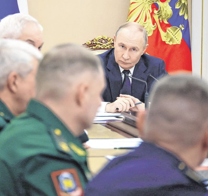 Ukraine and Russia announce separate ceasefires