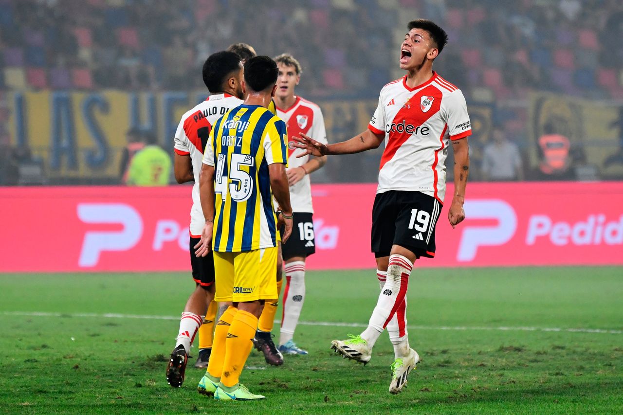 Manchester City close to signing Claudio Echeverri from River Plate - The  Athletic