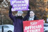 thumbnail: Secondary teachers and members of the ASTI on strike outside the Kings Hospital school in Dublin over a junior cycle reform plan. Picture credit; Damien Eagers