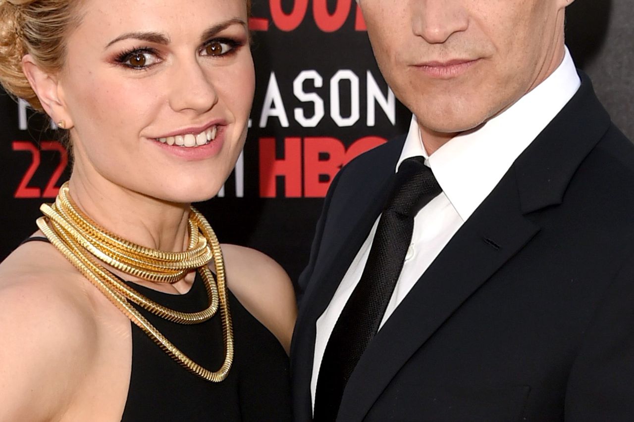 True Love: Anna Pacquin poses nude with hubby Stephen Moyer on magazine  cover | Irish Independent