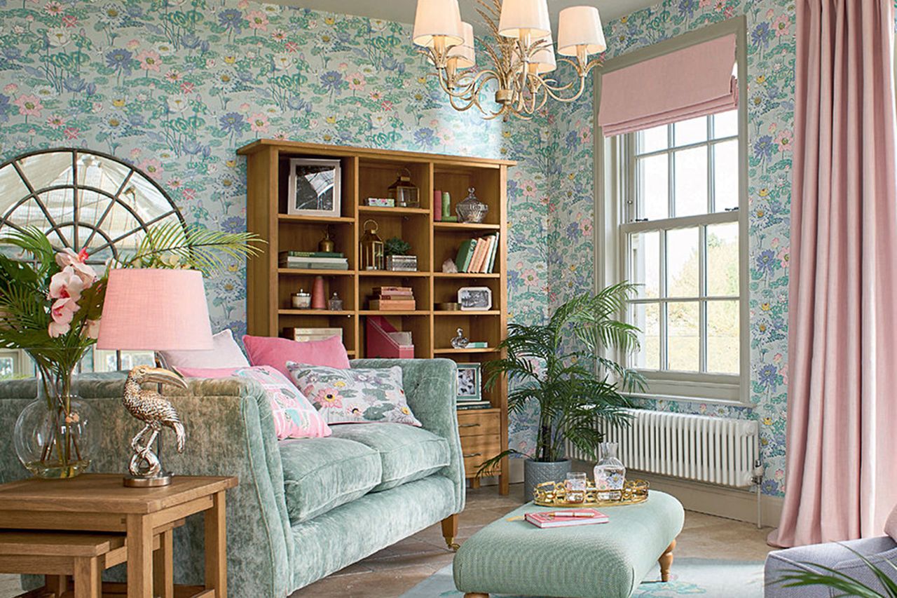 Furnishing and website woes push Laura Ashley into red