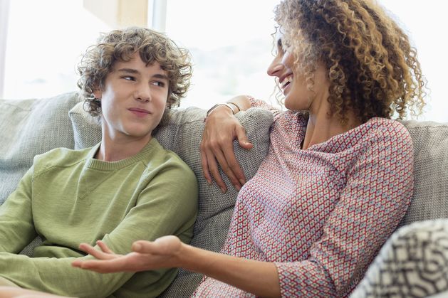 目を丸くして無視するのではなく、実際に耳を傾けてくれるアドバイスを子供たちに与える方法をご紹介します。
