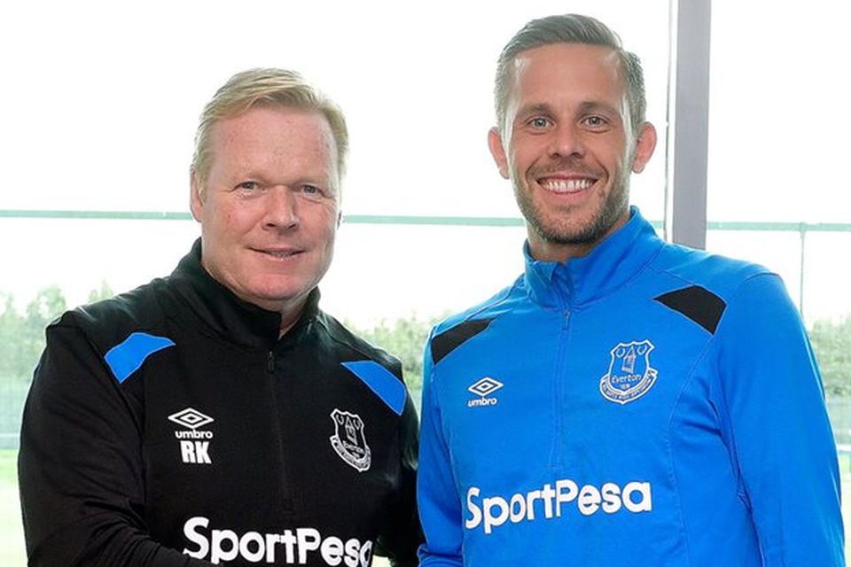 Ronald Koeman with Gylfi Sigurdsson. Image credit: Everton.
