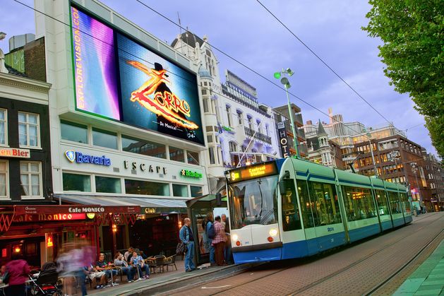 ‘The climate crisis is very urgent’ – Amsterdam bans ads for meat, cruises and petrol-fuelled cars