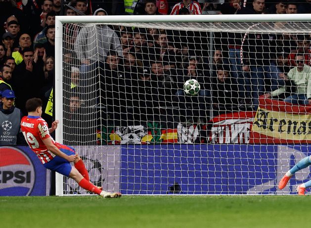 Controversial VAR Decision Overturns Atlético Penalty, Real Madrid Advances to Knockout Stage