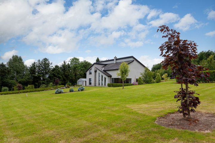 See inside the striking Wexford home with panoramic views on the market for €649,000