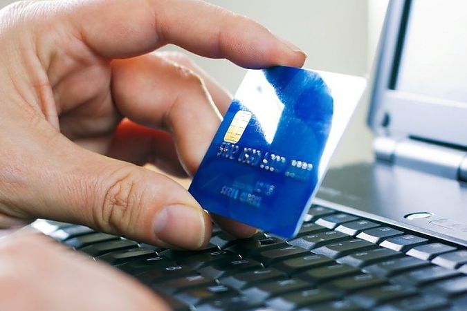 Почему в ближайшие дни потребителям придется столкнуться с гербовым сбором на своих кредитных картах?