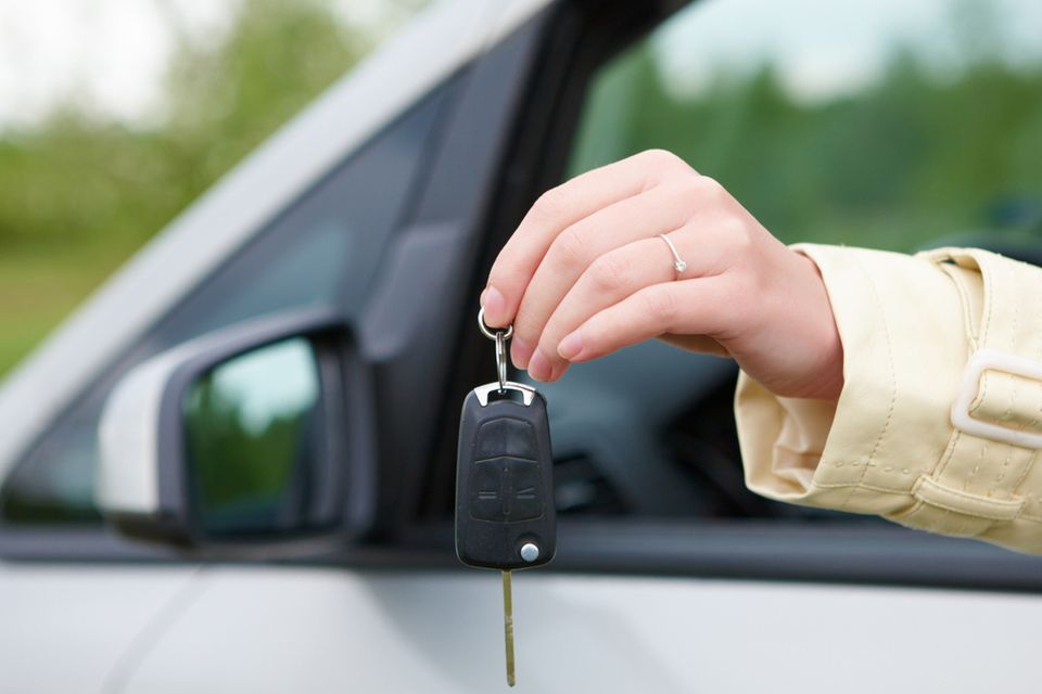 Garda warning Criminals buying and selling cars privately in car