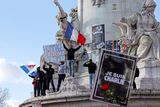 thumbnail: March in Paris last Sunday.