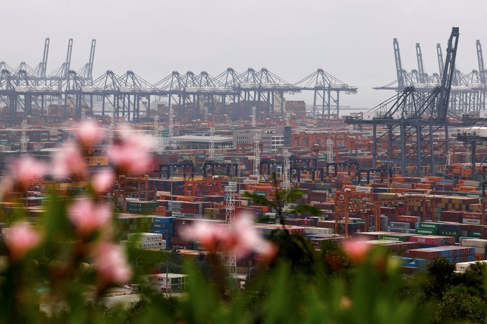 Cranes and containers at a port in Shenzhen, Guangdong province. Photo: Reuters