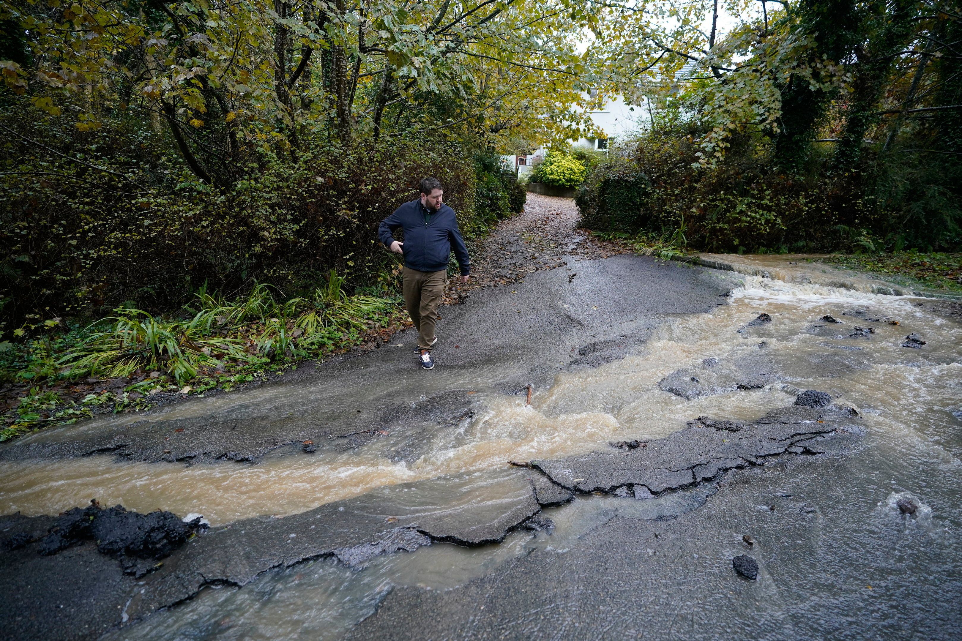 Опасения наводнений Компания Met Éireann предупреждает о дождях в 17 округах Ирландии после хаоса, вызванного ураганом Бабет