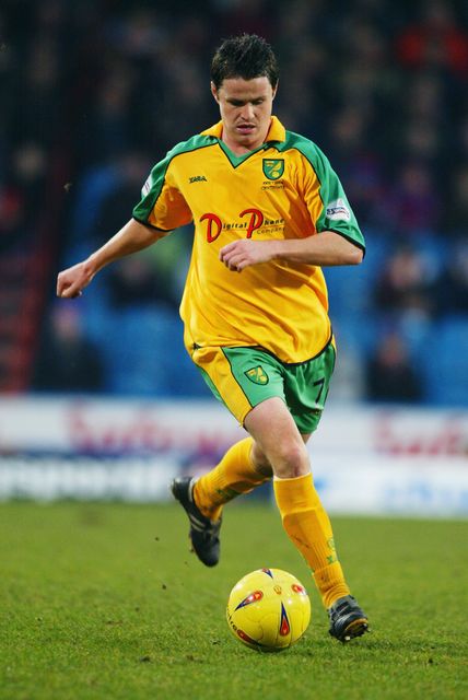 Phil Mulryne in action for Norwich City in 2002