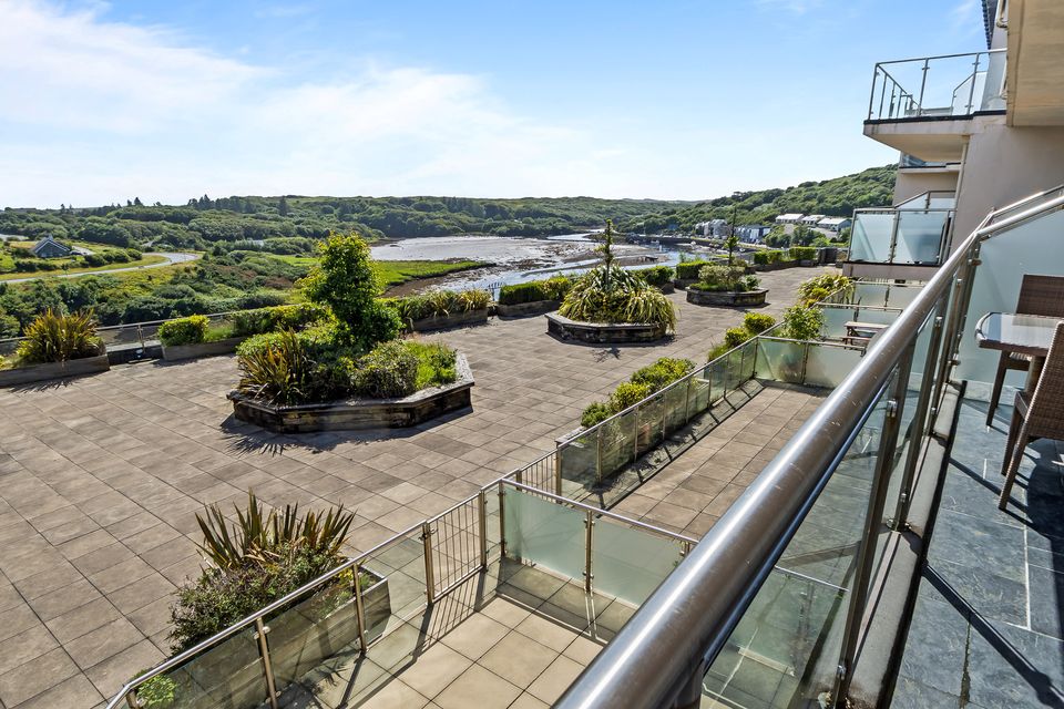 Top-floor Clifden duplex with commanding harbour views is ideal for ‘rightsizers’