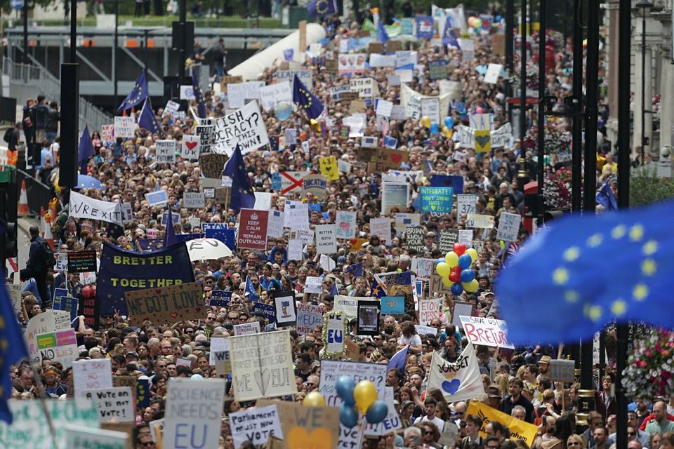 Thousands of Remain supporters set for the march