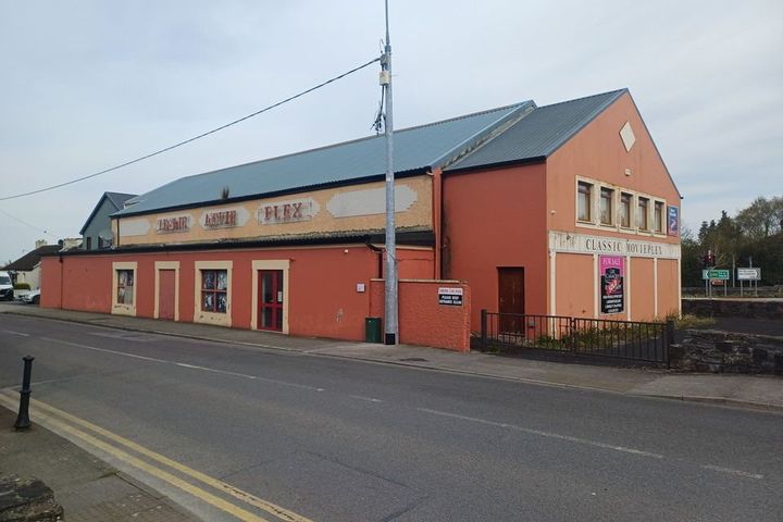 Developer that wants to demolish old cinema in Listowel has contract to purchase the site