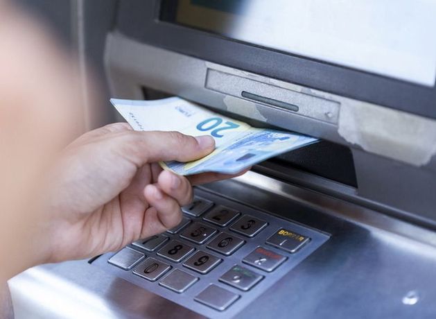 Over 300 bank users victims of ATM scam that saw €90,000 trapped inside cash machines