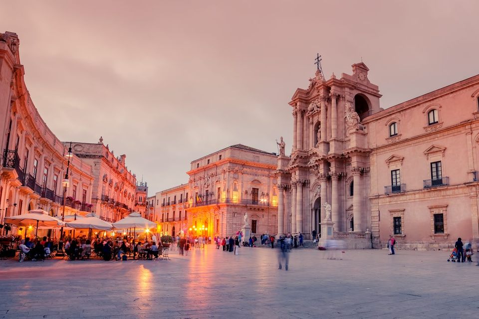 Syracuse, Sicily: the cathedral square in the sunset
