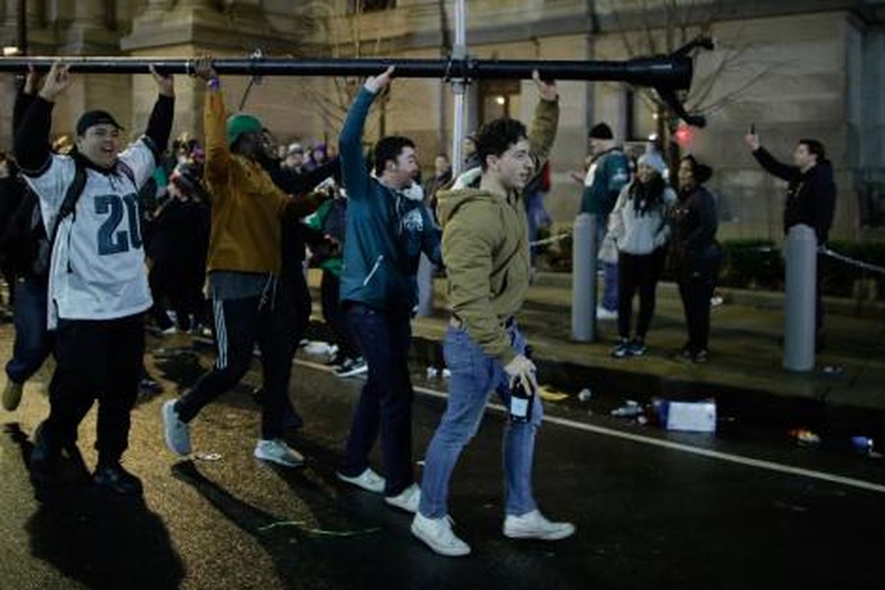 Rowdy fans take to streets after Philadelphia Eagles Super Bowl