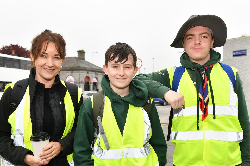 Joanne O'Brien with Alex O'Brien and Alex Clarke who took part in the Cross Cooley Challenge. Photo: Ken Finegan/www.newspics.ie