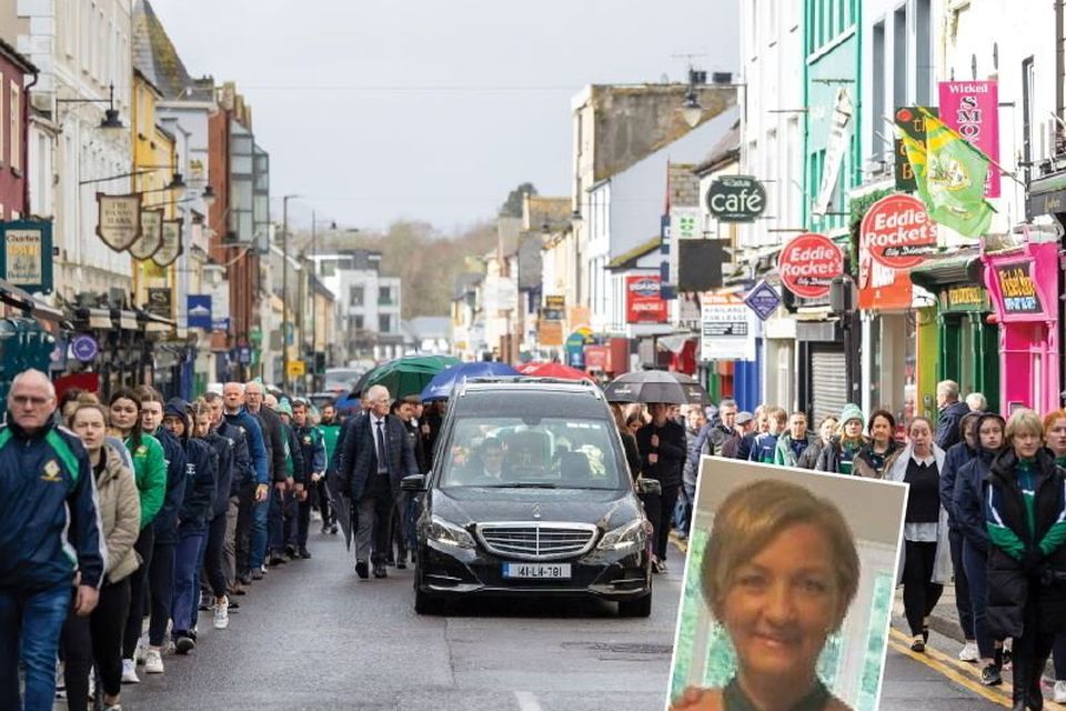 Legion GAA along with the members of the community lined the streets of Killarney for the funeral of the late Breda Walshe.