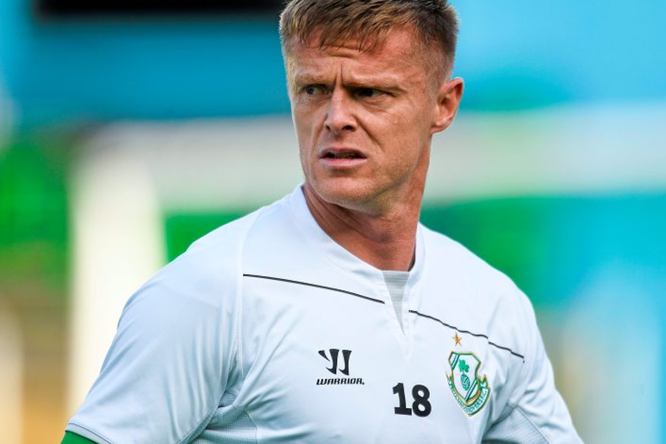 Damien Duff during the warm up before the SSE Airtricity League Premier Division clash at home to Cork City