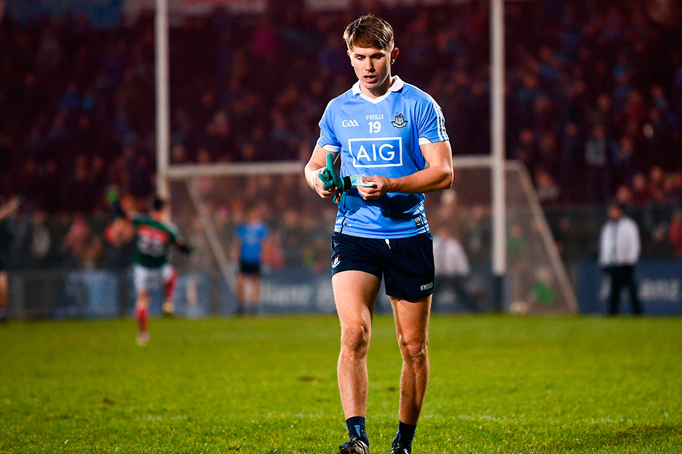 Michael Fitzsimons of Dublin leaves the pitch after receiving a red card. Photo by Stephen McCarthy/Sportsfile