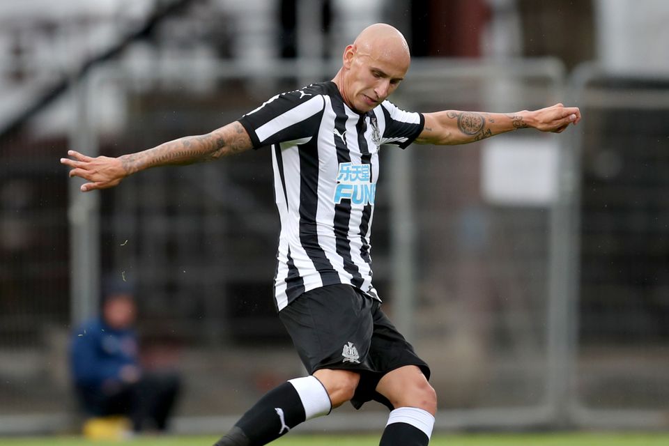 Newcastle midfielder Jonjo Shelvey is seeing a psychologist over his anger issues