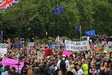 thumbnail: Remain supporters near Park Lane in London