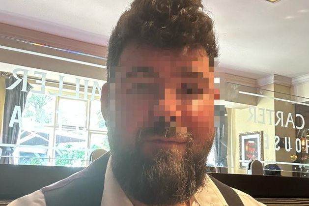 英国捜査官、ケリーで浮気配偶者を逮捕 – 「昼食時にホテルに飛び込むのは大抵教師だ」