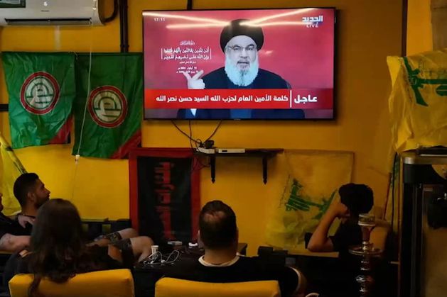 イスラエルがベイルートの地域を爆撃、ヒズボラ指導者はポケベル攻撃は「すべての一線を越える」と発言