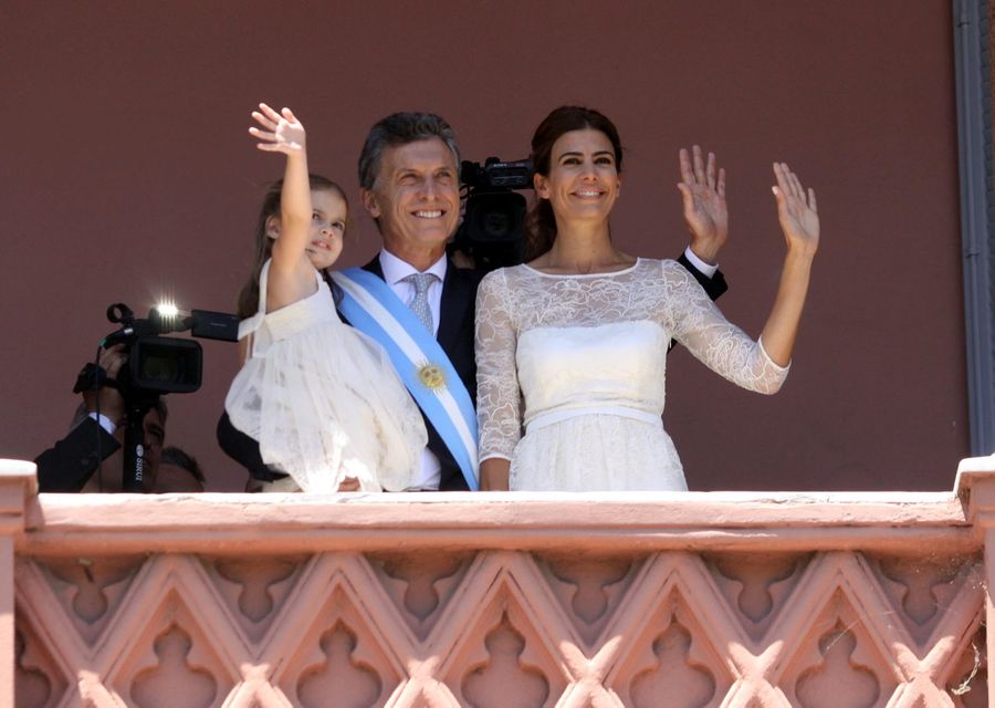 President of Argentina Mauricio Macri with his daughter Antonia and his wife Juliana Awada greet the crowd after the swearing in ceremony at Casa Rosada on December 10, 2015 in Buenos Aires, Argentina. (Photo by Grupo13/LatinContent/Getty Images)