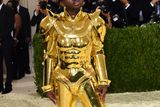 thumbnail: US rapper Lil Nas X arrives for the 2021 Met Gala at the Metropolitan Museum of Art on September 13, 2021 in New York. - This year's Met Gala has a distinctively youthful imprint, hosted by singer Billie Eilish, actor Timothee Chalamet, poet Amanda Gorman and tennis star Naomi Osaka, none of them older than 25. The 2021 theme is "In America: A Lexicon of Fashion." (Photo by Angela WEISS / AFP) (Photo by ANGELA WEISS/AFP via Getty Images) MET GALA