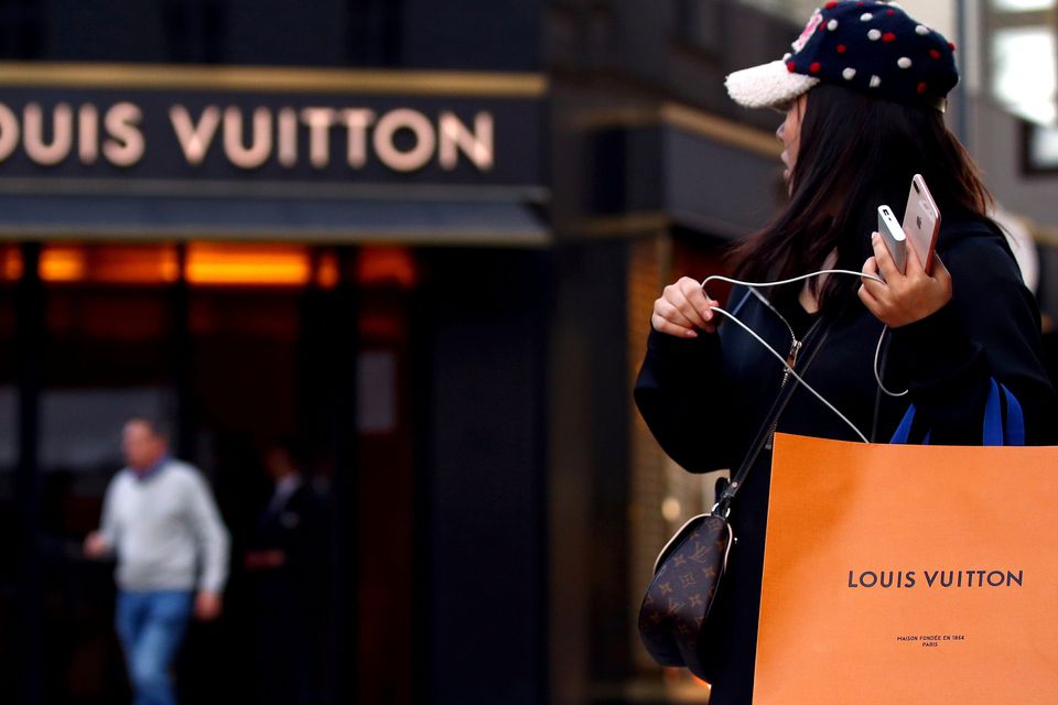 Louis Vuitton to curb staff discounts