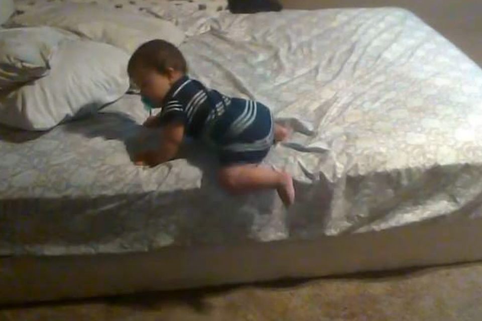 Baby bed that clearance moves